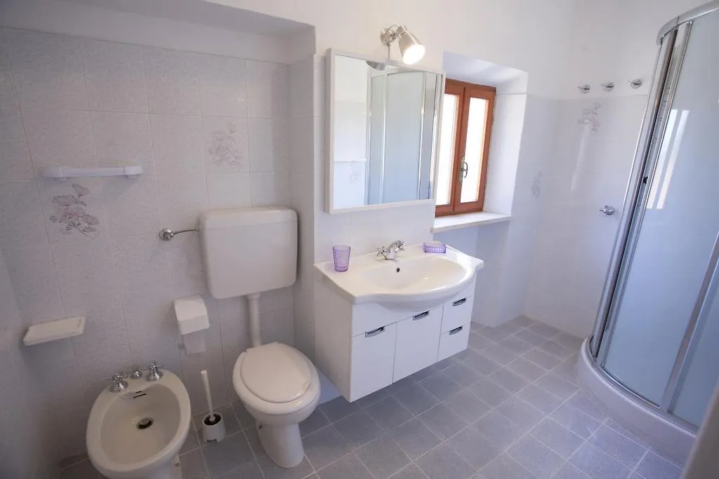 Apartment Appartamento Bilo Chiara Sant'Ilario in Campo Italy